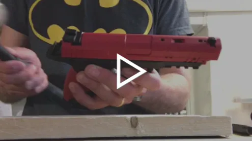Replacing the battery in the Glock replica